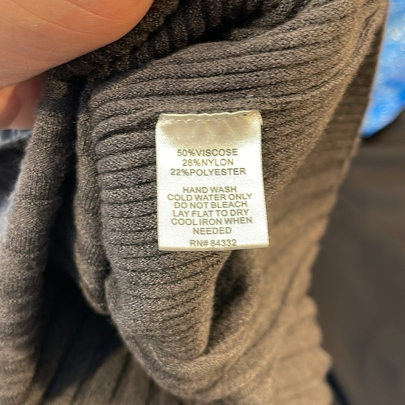 3 Sisters Gray Long Sleeve Pleated Dress Size Large - Picture 3 of 7